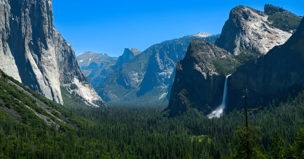 Tunnel View Yosemite National Park