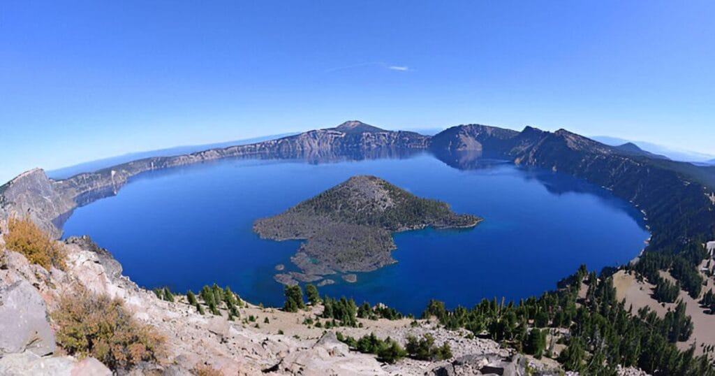 Crater Lake National Park in Oregon