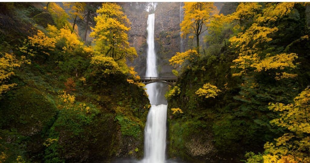 Multnomah Falls, Columbia River Gorge in Oregon