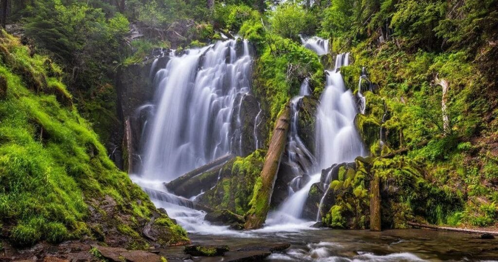 waterfall in Oregon