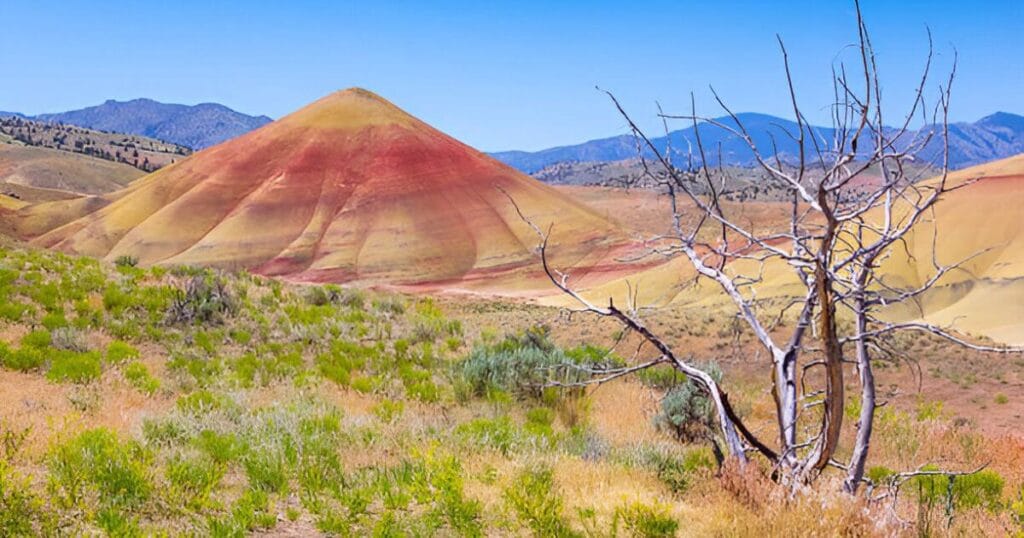 Painted Hills , John Day Fossil Beds National Monument in Oregon