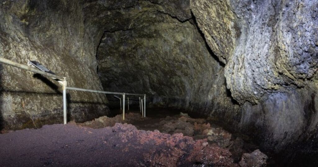 Hāna Lava Tube in Maui