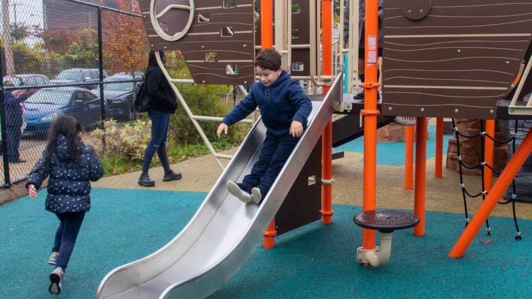 Tahunanui Beach Playground in Nelson, New Zealand